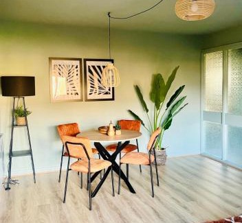 Paisley Apartment | Castle Gait Apartment