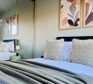 Paisley Apartment | Castle Gait Apartment