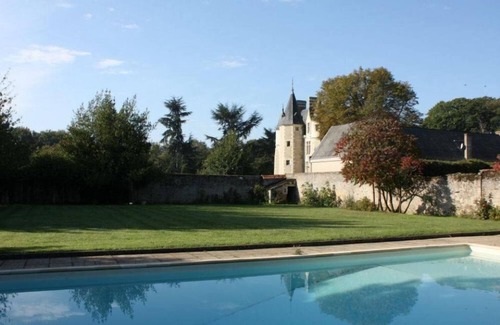 Sainte-Christine House | Castle Gem Hideaway in the Loire Valley