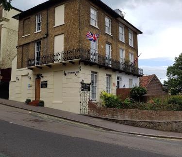 Dover House | Castle House Guest House