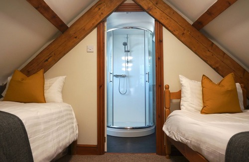 Newport Hotel | Castle Inn