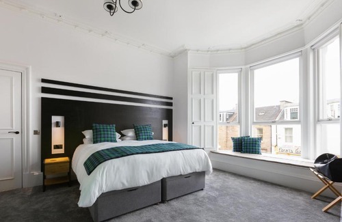 Tollcross Bed & Breakfast | Castle Park Guest House