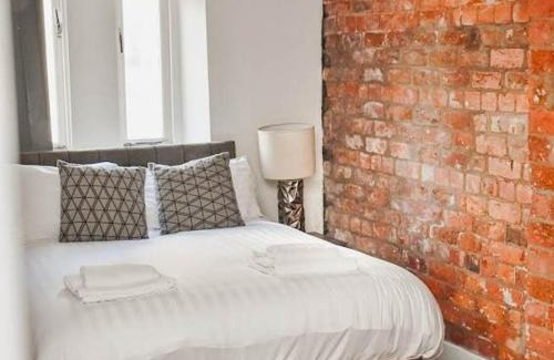Liverpool City Centre Apartment | Castle Street 2 Bedroomed Next to The IVY