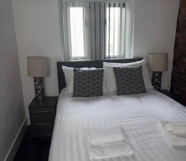 Liverpool City Centre Apartment | Castle Street 2 Bedroomed Next to The IVY