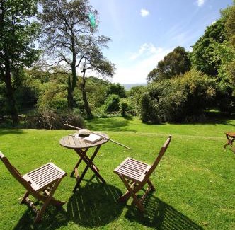 Manorbier Hotel | Castlemead Country House By The Sea