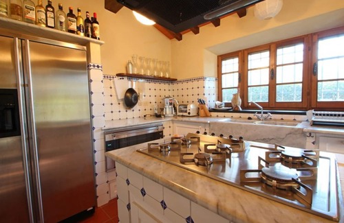Strettoia House | Castorino - Quality house, 5 People, Wifi, A/C, SAT, Private Garden, 10min from Sea