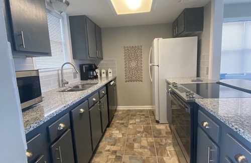 Lake Hamilton Condo | Catalina condo lakefront 7South 2BR/2BA balcony w/boat slip incl beautiful view