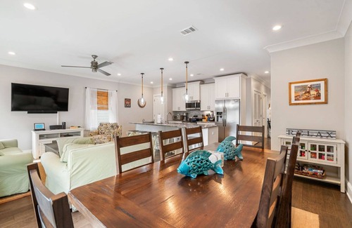 Santa Rosa Beach House | Catch A Wave! Enjoy blue waters of your own private pool and complimentary golf cart!