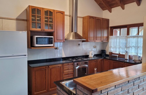 Las Heras House | Category house near the center and Gral San Martin park