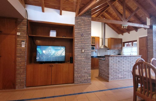 Las Heras House | Category house near the center and Gral San Martin park