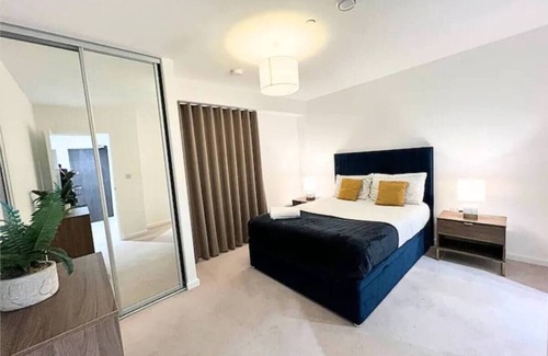 Rushey Green Apartment | Catford Bridge 1BR Flat | Fast Wi-Fi + Transit