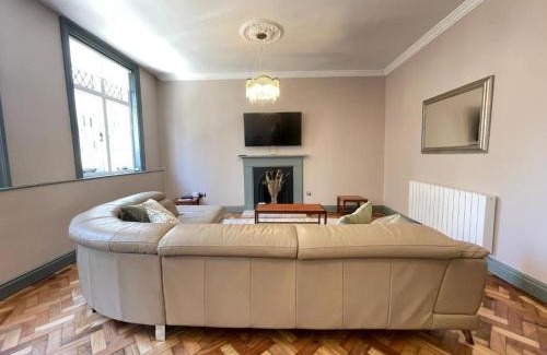 Bury St Edmunds Apartment | Cathedral View Apartment, Flat 4