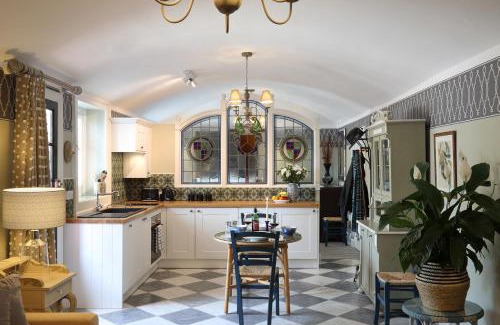 Redbrook Apartment | Cathedral View - Romantic Wye Valley Country House 1 Bed Apartment - Dog Friendly