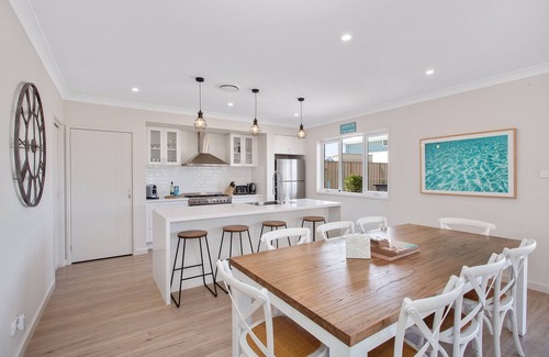 Catherine Hill Bay House | Catherine Hill Bay Hampton's Style home with Pool in Lake Macquarie