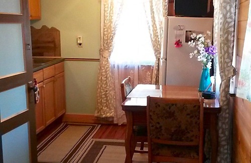 Prattsville Cabin | Catskill Bungalow - Tiny House Vacation for couples, Windham & Hunter NY, skiing