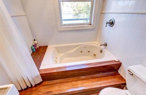 Swan Lake House | Catskills Lakefront with Kayaks, HotTub & Firepit