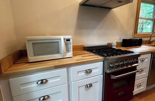 Dedham Cottage | Cattail Cottage, on Green Lake Road, Dedham, Maine