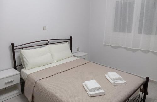 Loutraki House | Caushaj