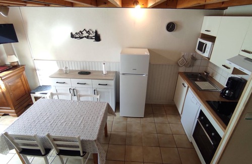 Cauterets Apartment | CAUTERETS, beautiful T3 in residence, 4/6 people, 2 bedrooms, private parking.