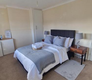 Poole House | Cavan Crescent