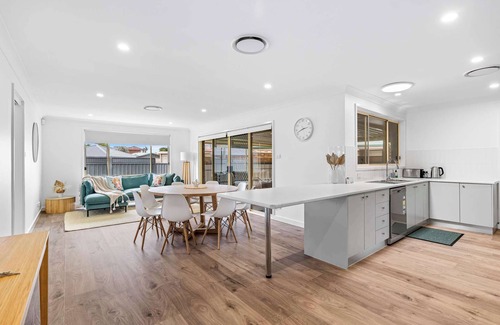 Swansea House | Caves Beach House by Coast Hosting