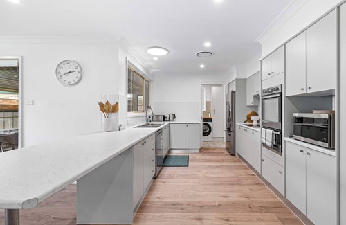 Swansea House | Caves Beach House by Coast Hosting