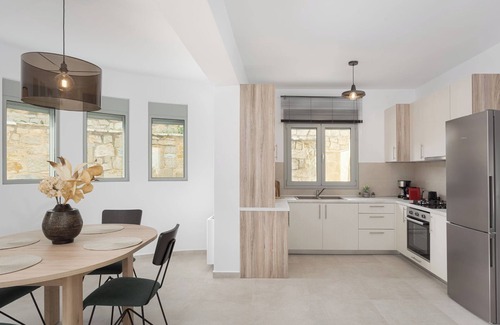 Isthmia House | Cavos Residence with Private Jacuzzi