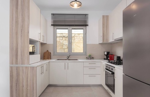 Isthmia House | Cavos Residence with Private Jacuzzi