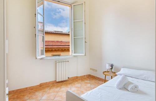 Pisa City Centre Apartment | Cavour 9 - Luminoso 3 Camere Borgo Stretto Vista in Centro