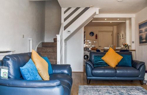 Cayton House | Cayton Cove Cottage