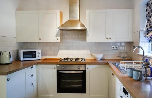 Cayton House | Cayton Cove Cottage