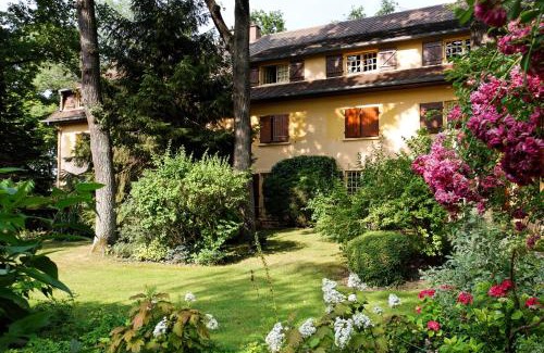 Saint-Germain-en-Laye Hotel | CAZAUDEHORE Hôtel Restaurant Gastronomique Terrasse et Jardins
