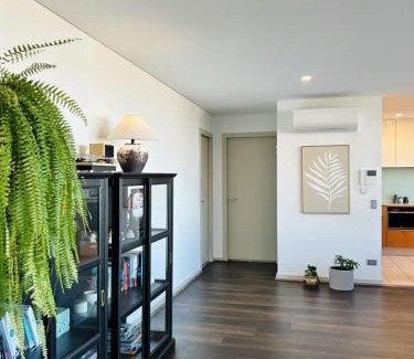 Wollongong CBD House | CBD Penthouse Retreat - Stunning Ocean & City View
