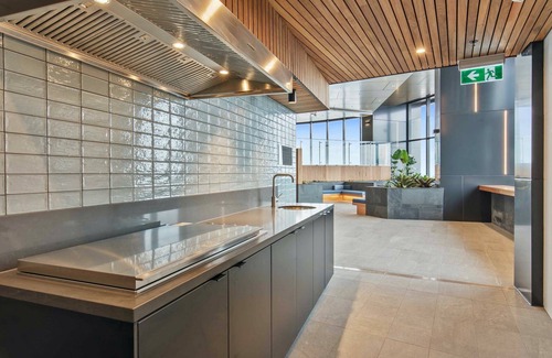 Brisbane Central Business District Apartment | CBD RiverView 2Bed Apt Kingbed at Tallest building