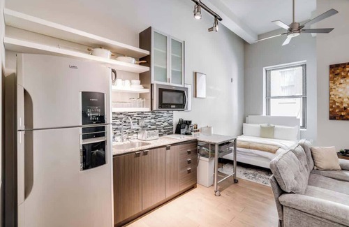 Downtown Cincinnati Apartment | CBDOTR 24-7 Gym, Pool, Rooftop, Steps to Stadiums