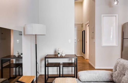 Downtown Cincinnati Apartment | CBDOTR 24-7 Gym, Pool, Rooftop, Steps to Stadiums