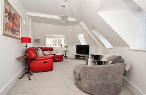 City Centre Apartment | CC - Central Location Top Floor 2 Bed Deluxe Modern Apartment