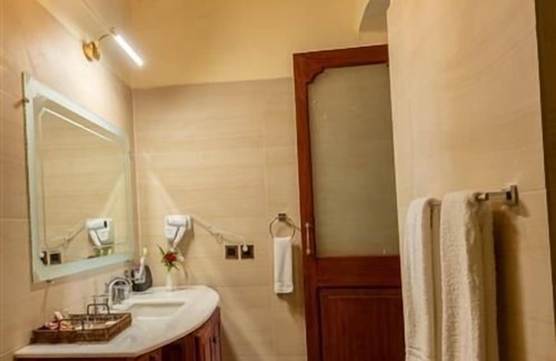 Murree Hotel | Cecil Murree