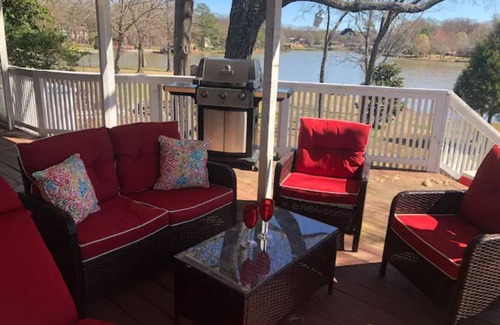 Enchanted Oaks House | Cedar Creek Lake-Paddleboards-Kayaks-Sunsets