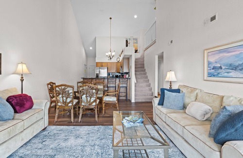 Camdenton Condo | Cedar Glen 133-4A - Large Top Floor Unit on the Quiet Side!