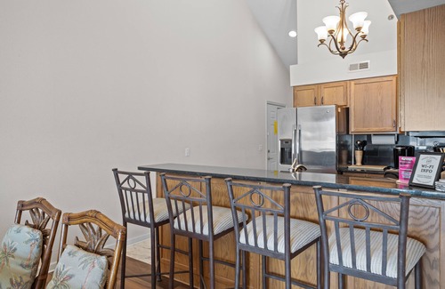 Camdenton Condo | Cedar Glen 133-4A - Large Top Floor Unit on the Quiet Side!