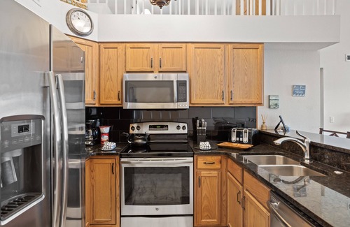 Camdenton Condo | Cedar Glen 133-4A - Large Top Floor Unit on the Quiet Side!