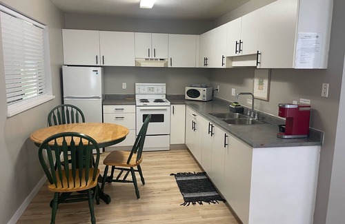 Regional District of Nanaimo Hotel | Cedar Grove Motel and Cabins