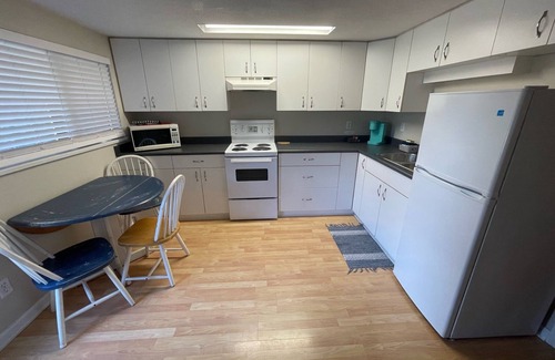 Regional District of Nanaimo Hotel | Cedar Grove Motel and Cabins