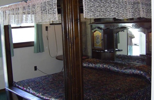 Altoona Hotel | Cedar Grove Motel