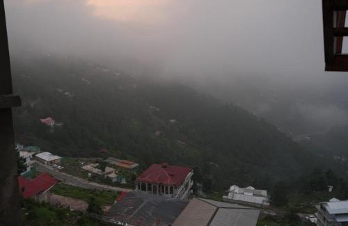 Murree Hotel | Cedar hills