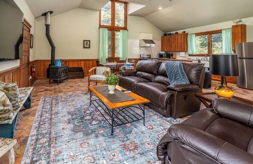 Texico Cabin | Cedar Hills Retreat: Peaceful Southern IL Escape