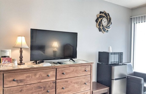 Weirs Beach Condo | Cedar Lodge 303A Room with Balcony!