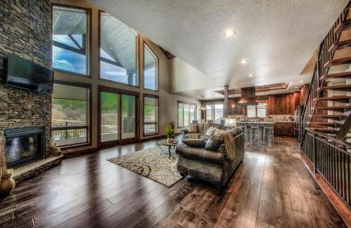 Sturgis House | Cedar Lodge on 17