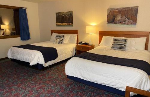 Marquette Hotel | Cedar Motor Inn